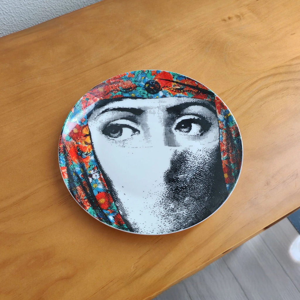 VyloEyes: Italian Vintage Face Wall Plate