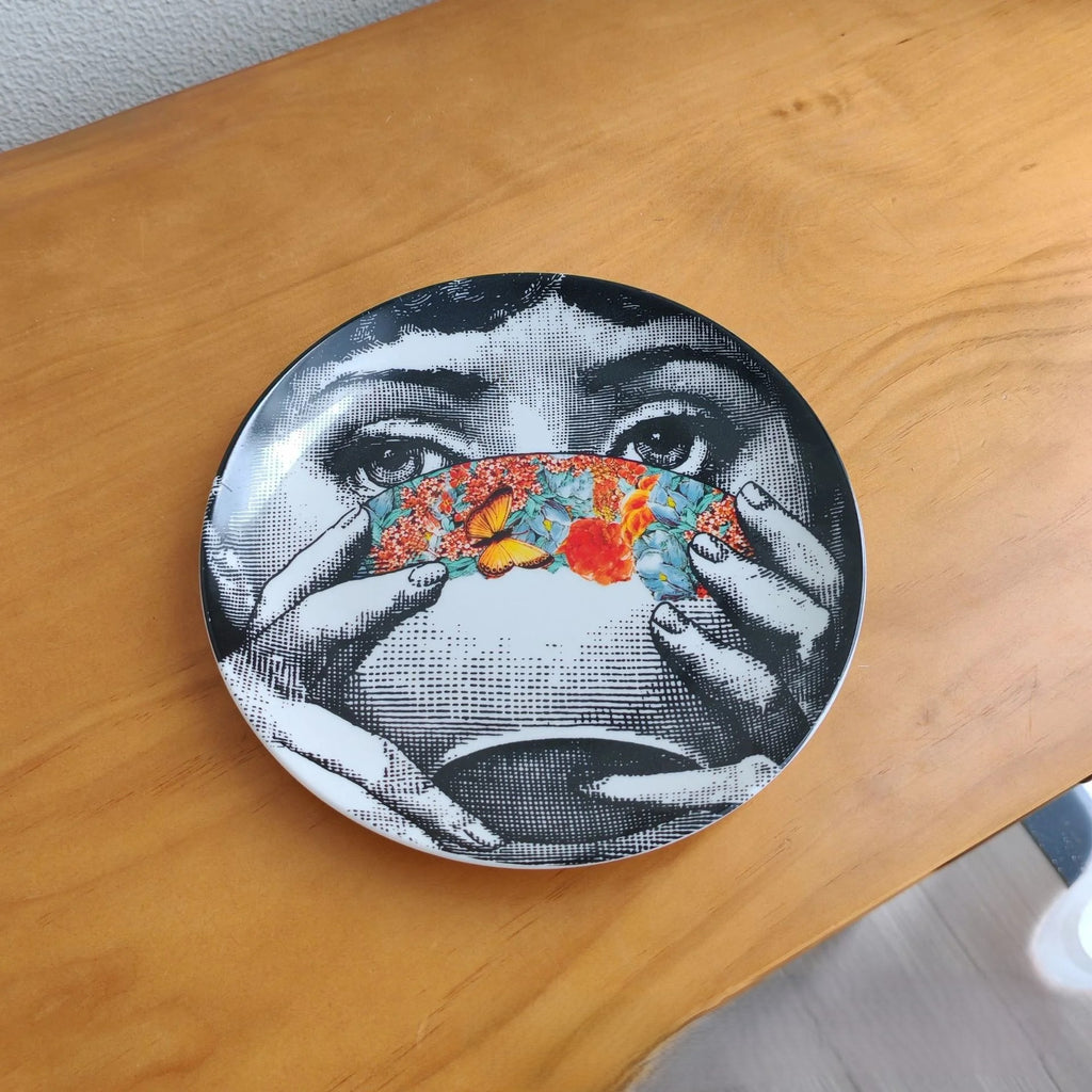 VyloEyes: Italian Vintage Face Wall Plate