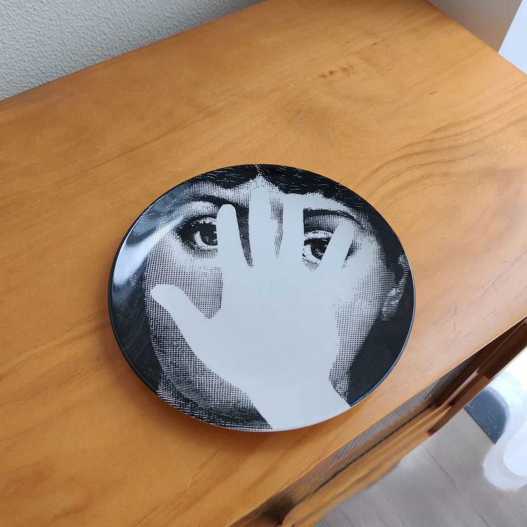 VyloEyes: Italian Vintage Face Wall Plate