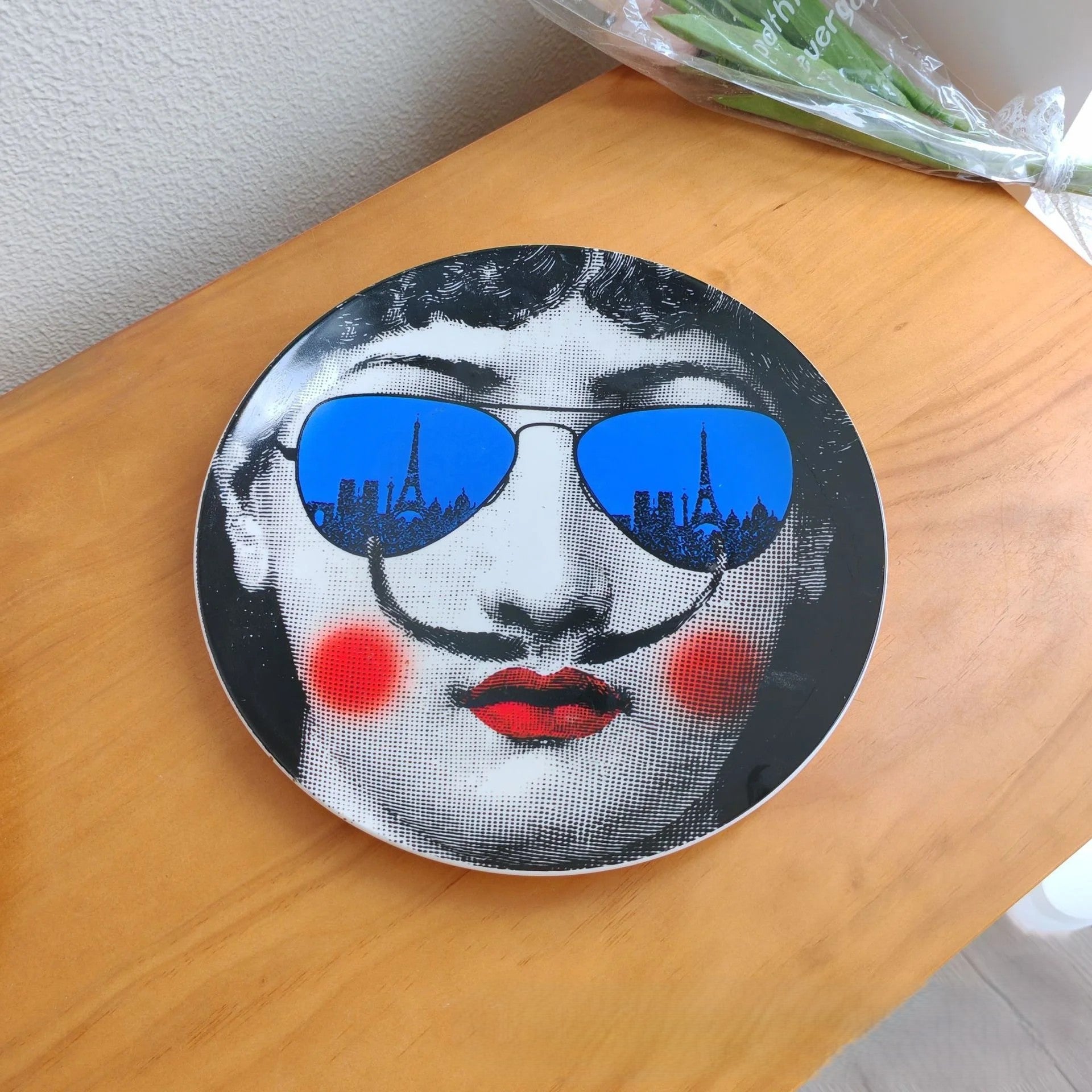 VyloEyes: Italian Vintage Face Wall Plate