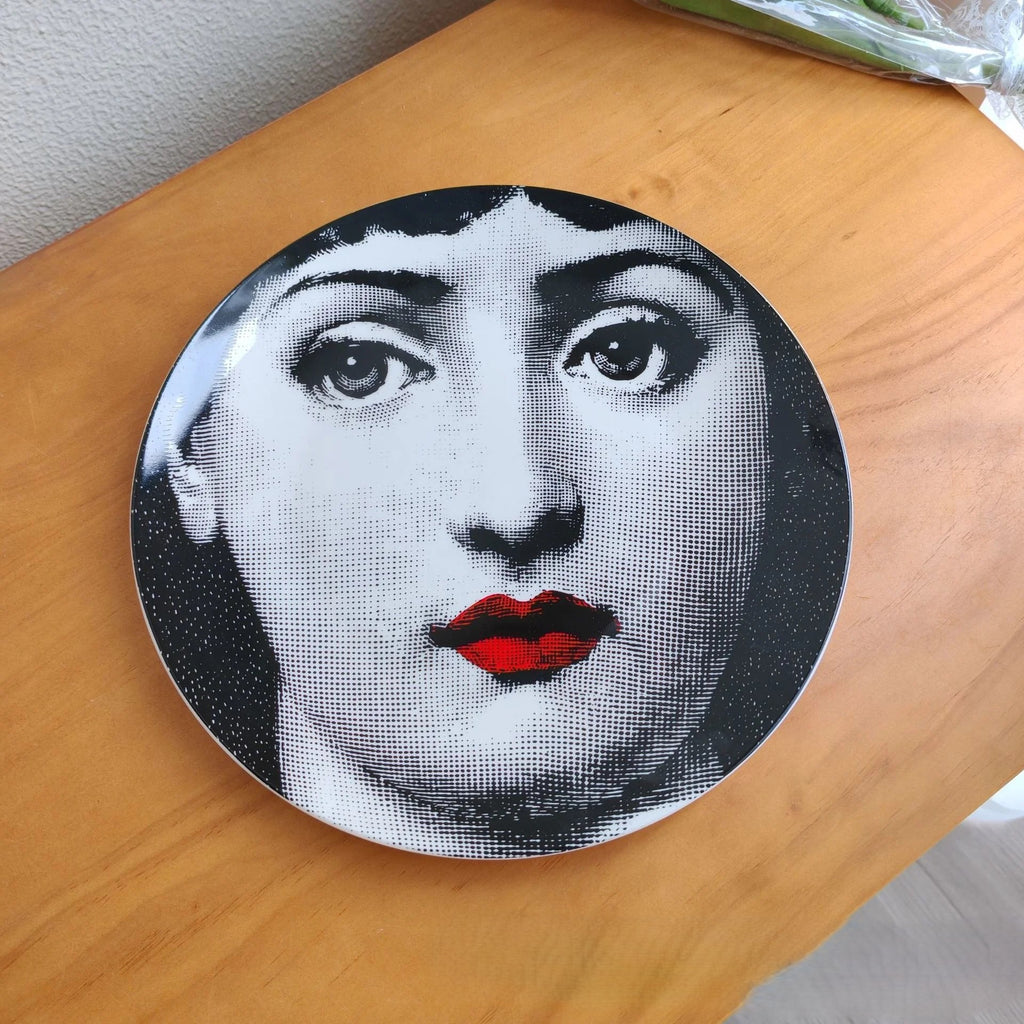 VyloEyes: Italian Vintage Face Wall Plate
